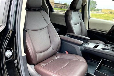 2024 Toyota Sienna Platinum 7 Passenger