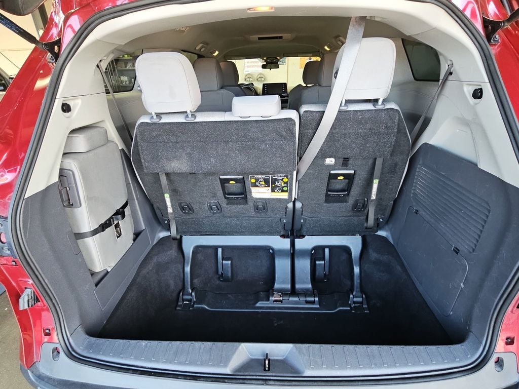 2024 Toyota SIENNA LE LE 8 Passenger