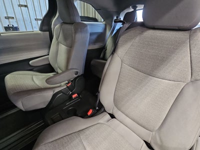 2024 Toyota SIENNA LE LE 8 Passenger