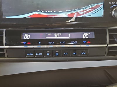 2024 Toyota SIENNA LE LE 8 Passenger