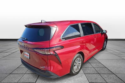 2024 Toyota SIENNA LE LE 8 Passenger