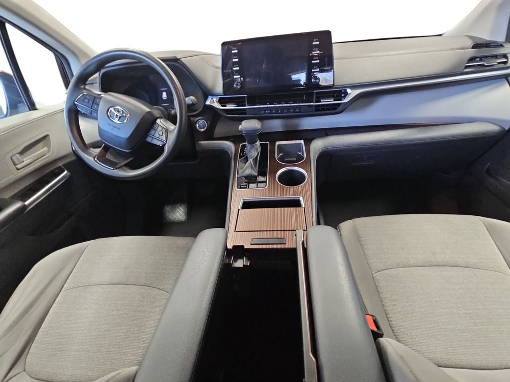 2024 Toyota SIENNA LE LE 8 Passenger