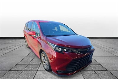 2024 Toyota SIENNA LE LE 8 Passenger