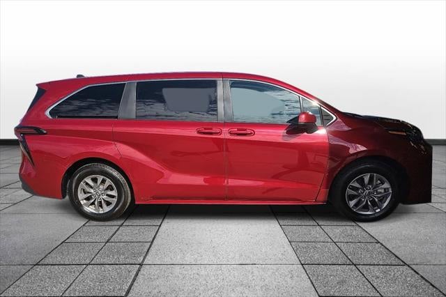 2024 Toyota SIENNA LE LE 8 Passenger