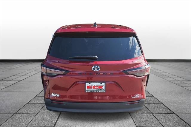 2024 Toyota SIENNA LE LE 8 Passenger