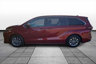 2024 Toyota SIENNA LE LE 8 Passenger