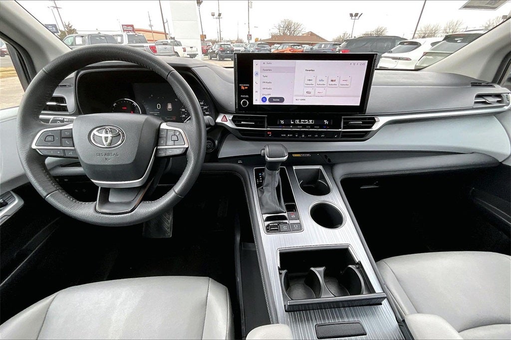 2025 Toyota SIENNA XLE XLE 7 Passenger