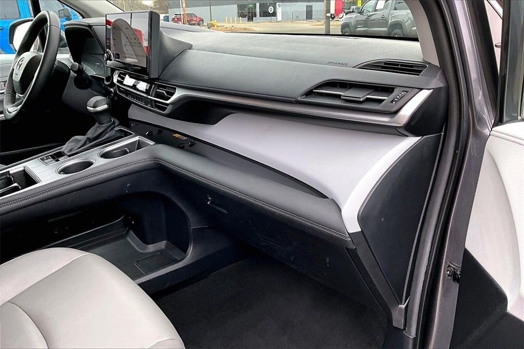 2025 Toyota SIENNA XLE XLE 7 Passenger