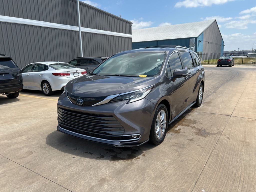 2021 Toyota SIENNA LIMITED Limited 7 Passenger