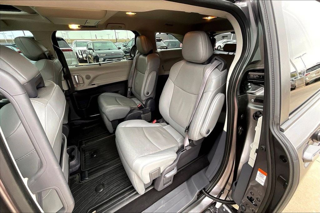 2021 Toyota SIENNA LIMITED Limited 7 Passenger