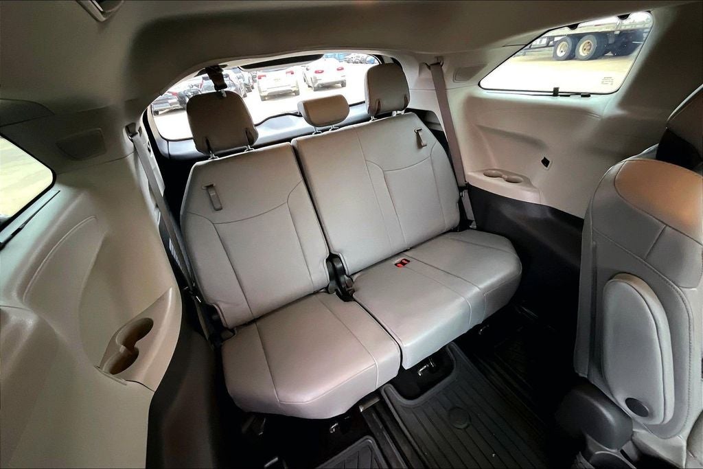 2021 Toyota SIENNA LIMITED Limited 7 Passenger