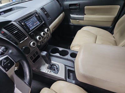 2015 Toyota Sequoia SR5 5.7L