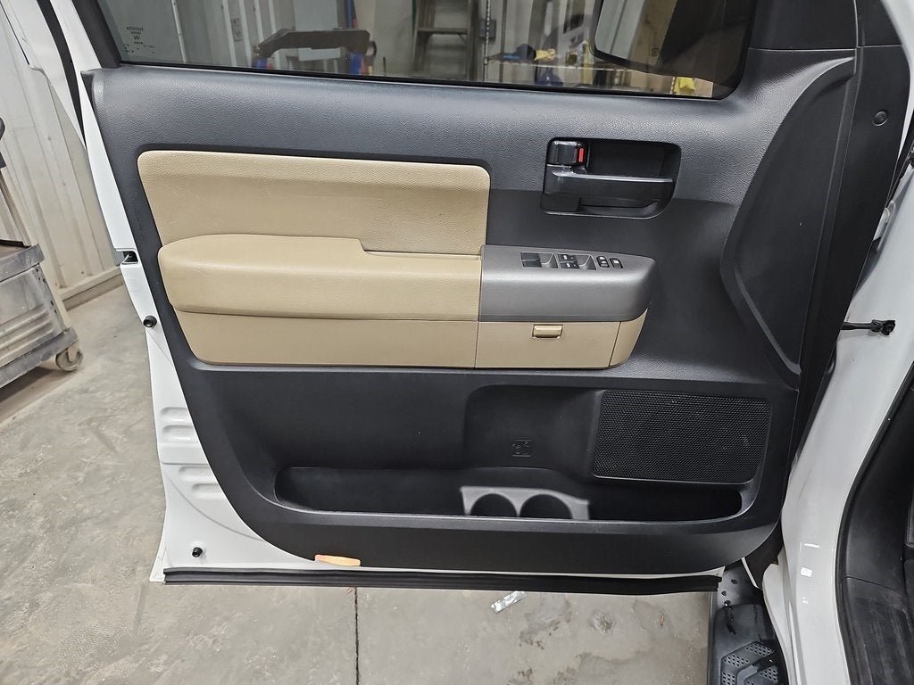 2015 Toyota Sequoia SR5 5.7L
