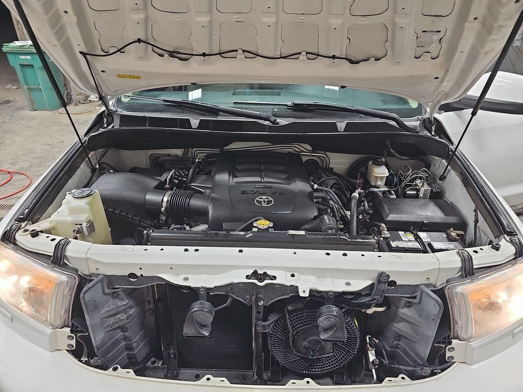 2015 Toyota Sequoia SR5 5.7L