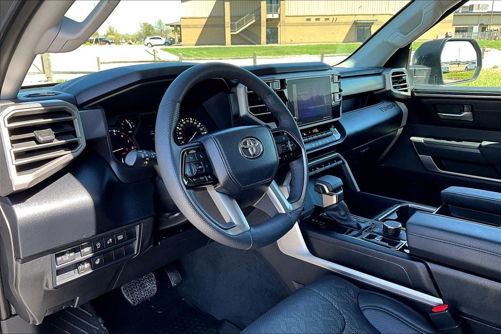 2024 Toyota TUNDRA 4X4 SR5