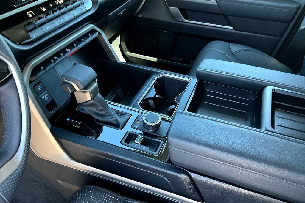 2024 Toyota TUNDRA 4X4 SR5