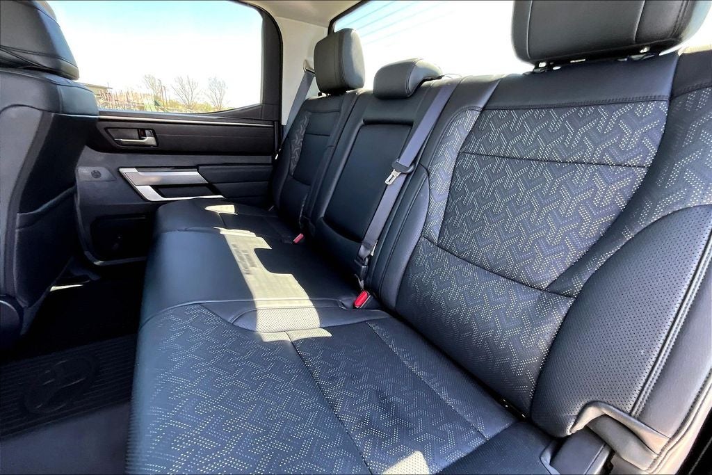 2024 Toyota TUNDRA 4X4 SR5