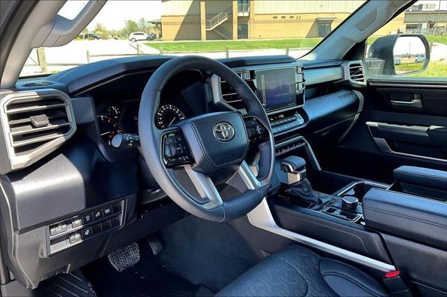 2024 Toyota TUNDRA 4X4 SR5