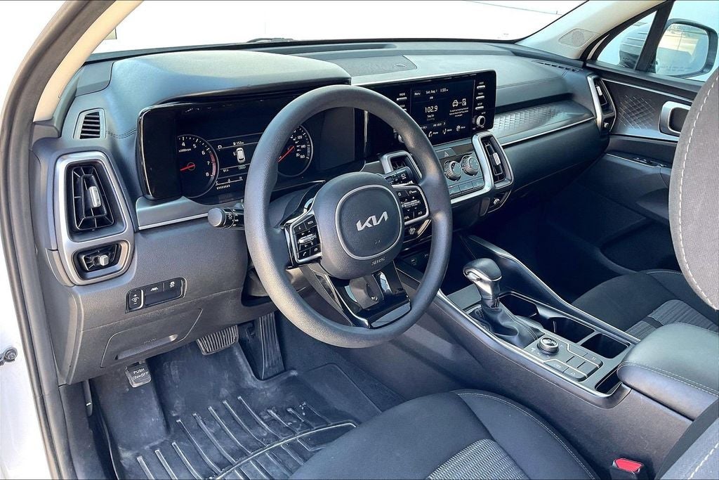 2022 Kia Sorento LX