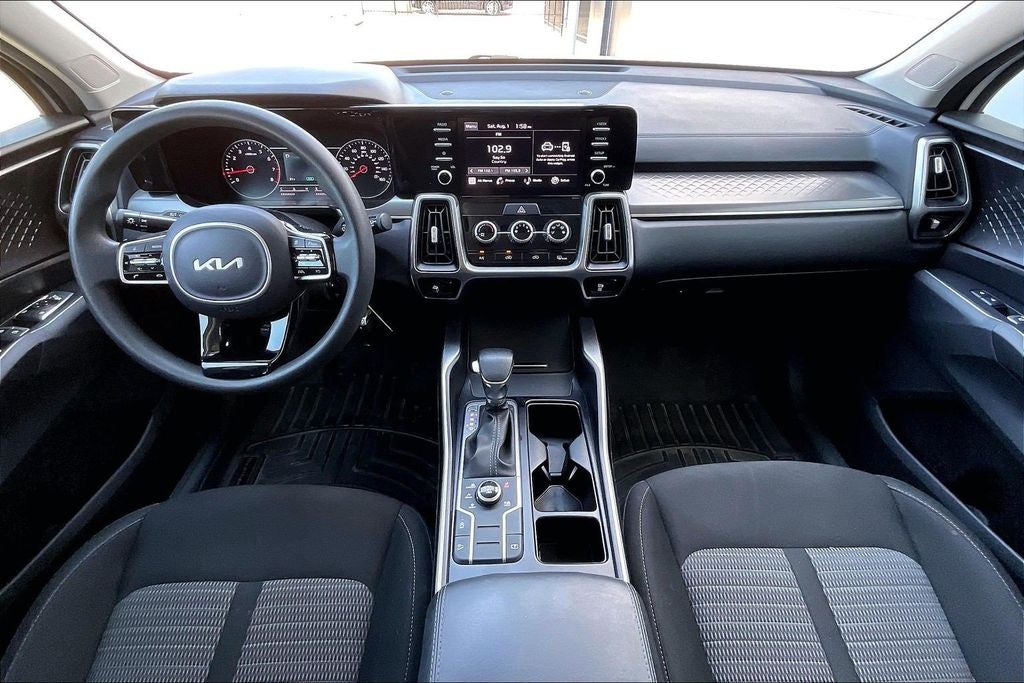 2022 Kia Sorento LX