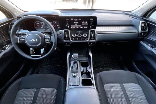 2022 Kia Sorento LX