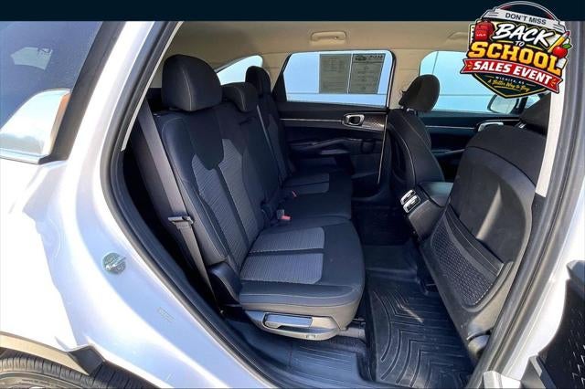 2022 Kia Sorento LX
