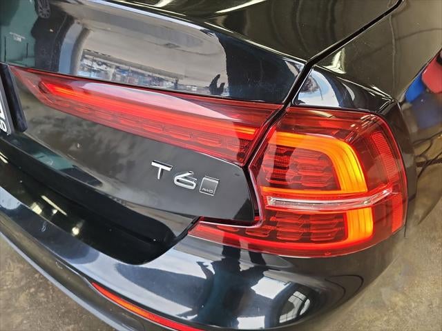 2021 Volvo S60 T6 Momentum