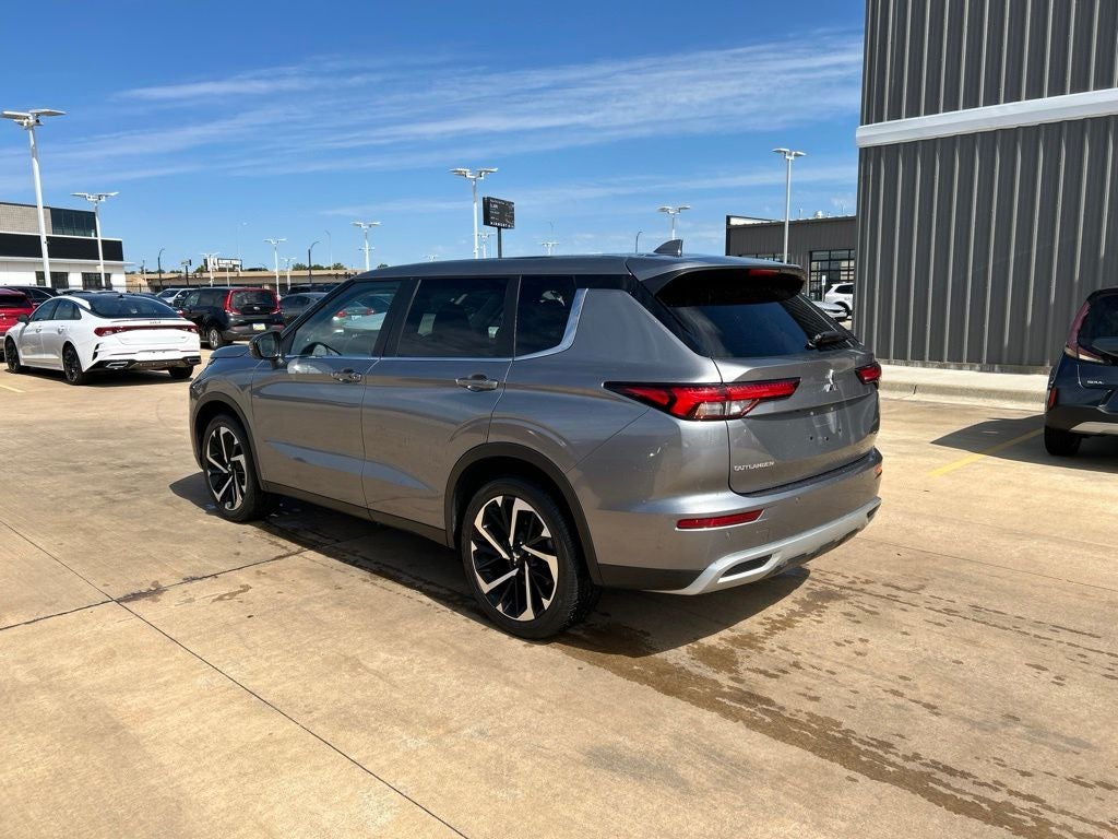 2022 Mitsubishi Outlander SE