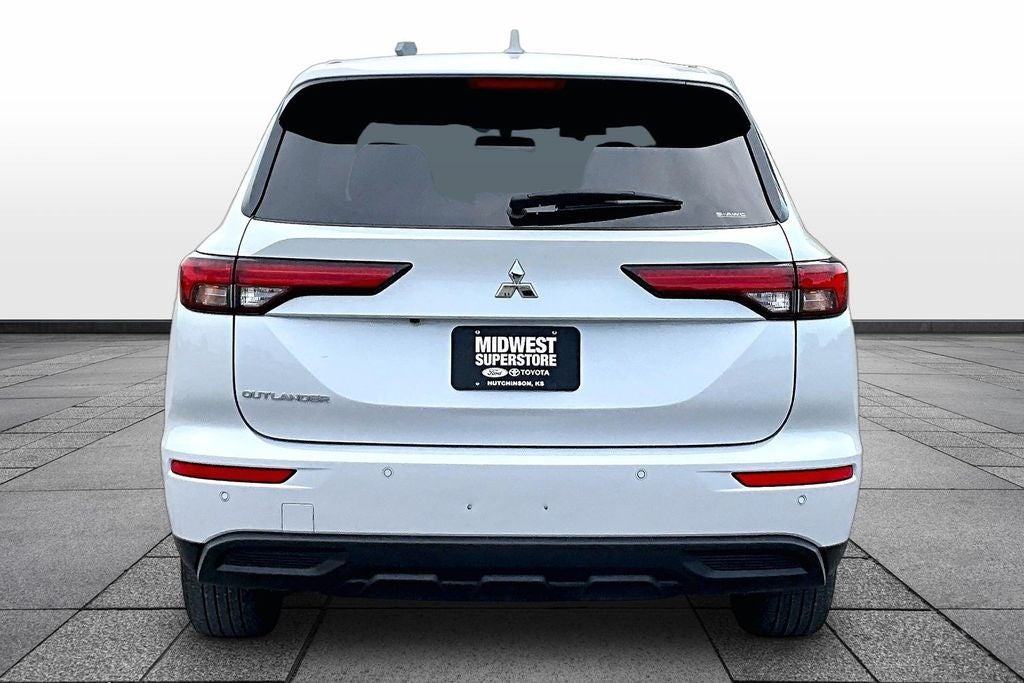 2024 Mitsubishi Outlander ES
