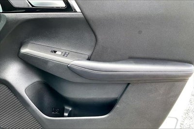 2024 Mitsubishi Outlander ES
