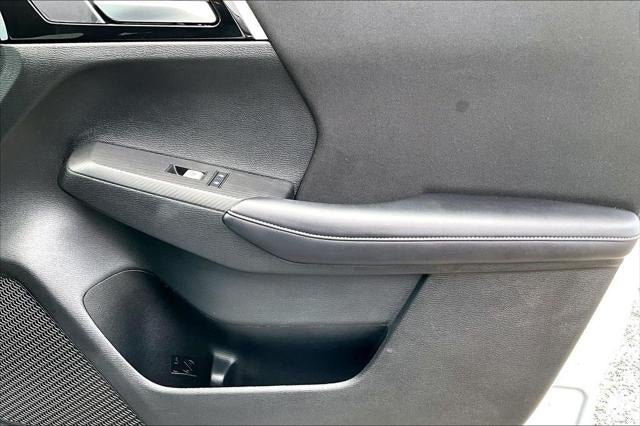 2024 Mitsubishi Outlander ES