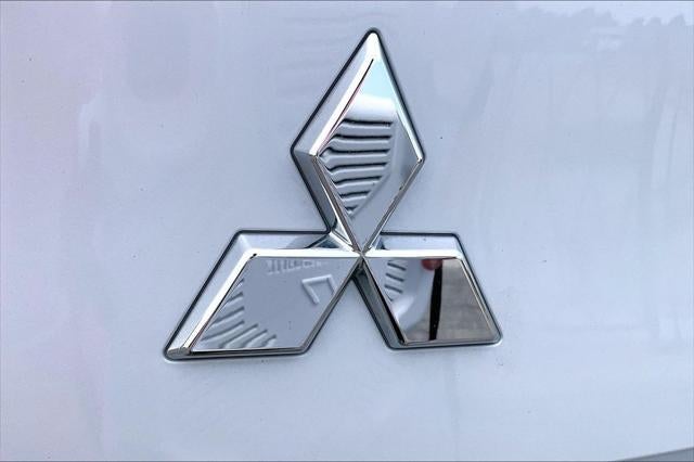 2024 Mitsubishi Outlander ES