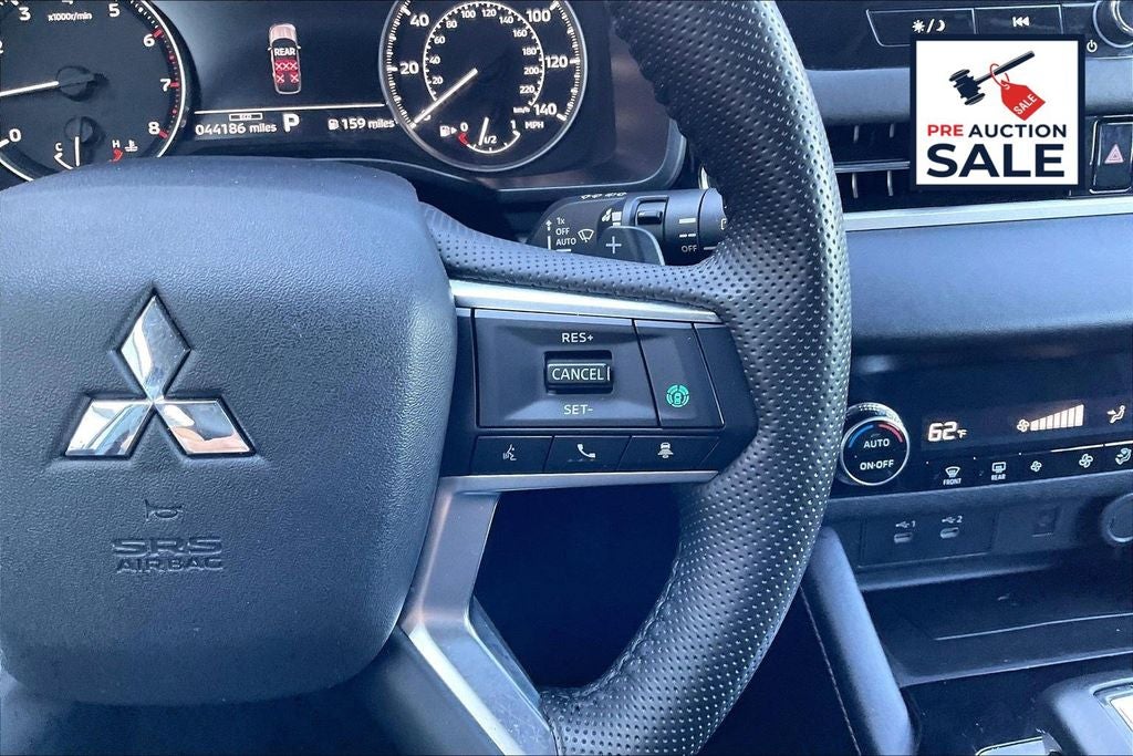 2025 Mitsubishi Outlander SE