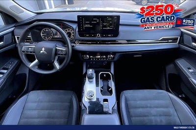 2025 Mitsubishi Outlander SE