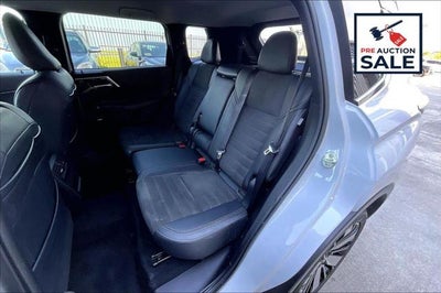 2025 Mitsubishi Outlander SE