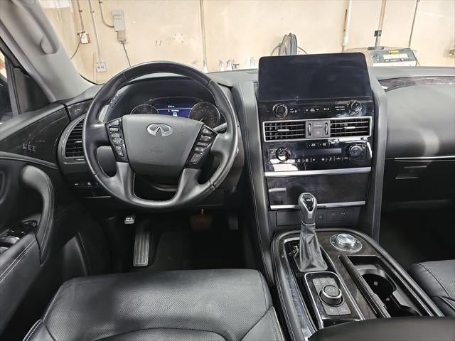 2024 INFINITI QX80 LUXE