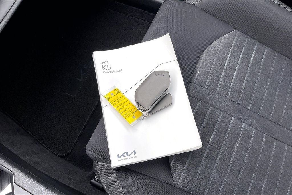 2025 Kia K5 LXS