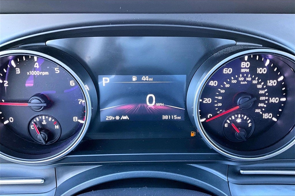 2024 Kia Carnival LX