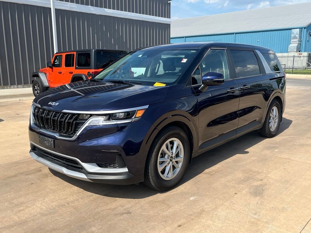2024 Kia Carnival LX