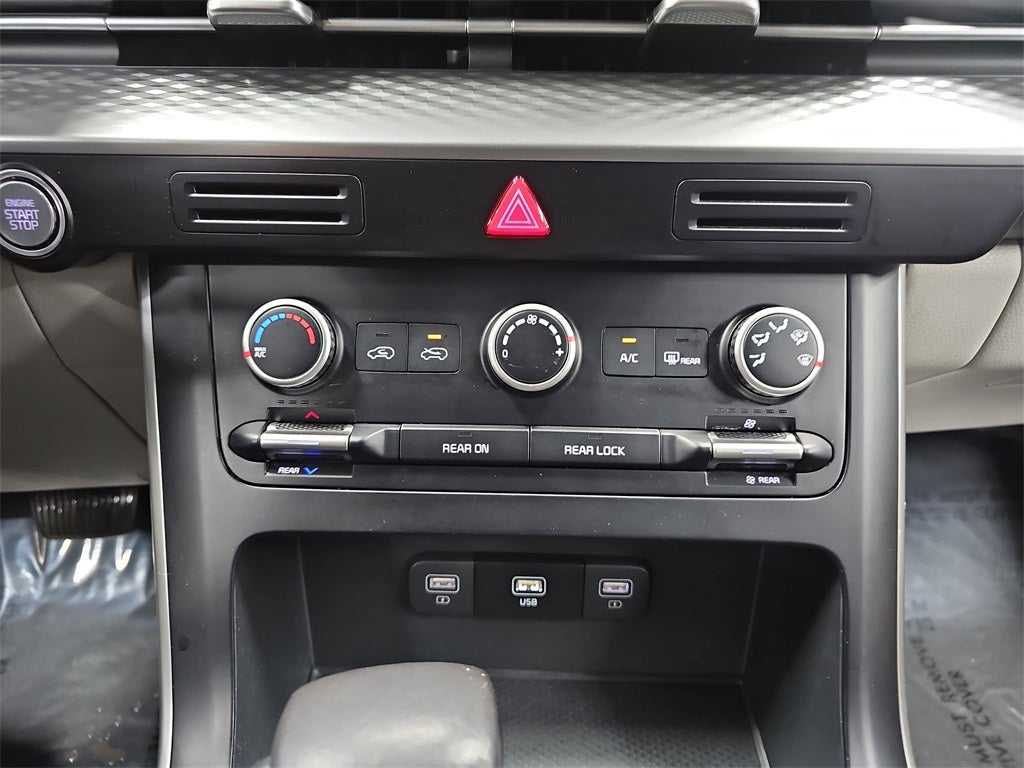 2024 Kia Carnival LX