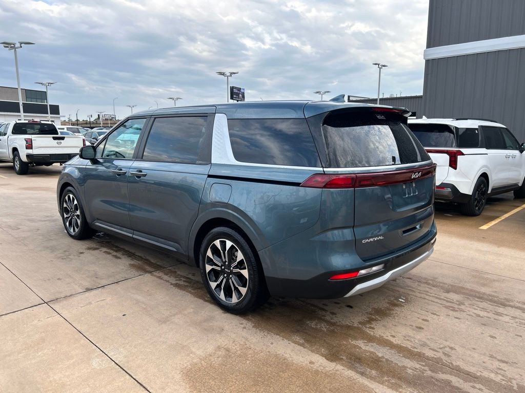 2023 Kia Carnival EX