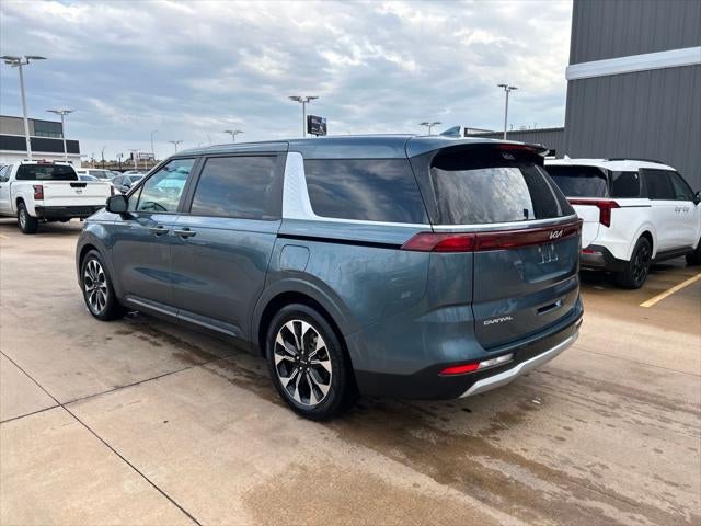 2023 Kia Carnival EX