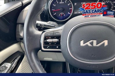 2024 Kia Carnival EX