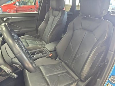 2019 Audi Q3 2.0T Prestige S line quattro