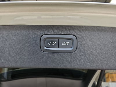 2022 Volvo XC90 T6 Inscription