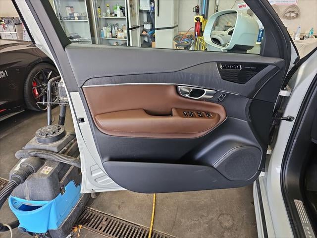 2022 Volvo XC90 T6 Inscription