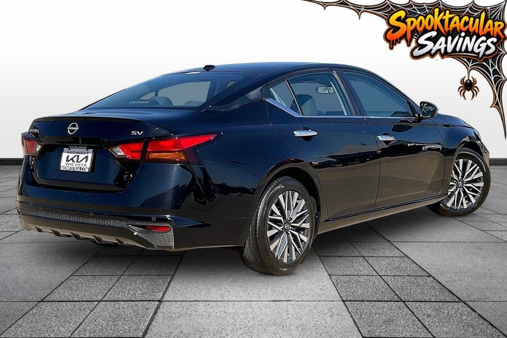 2023 Nissan Altima SV - Photo 13