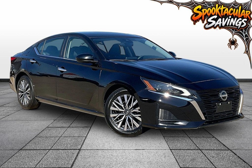 2023 Nissan Altima SV - Photo 2