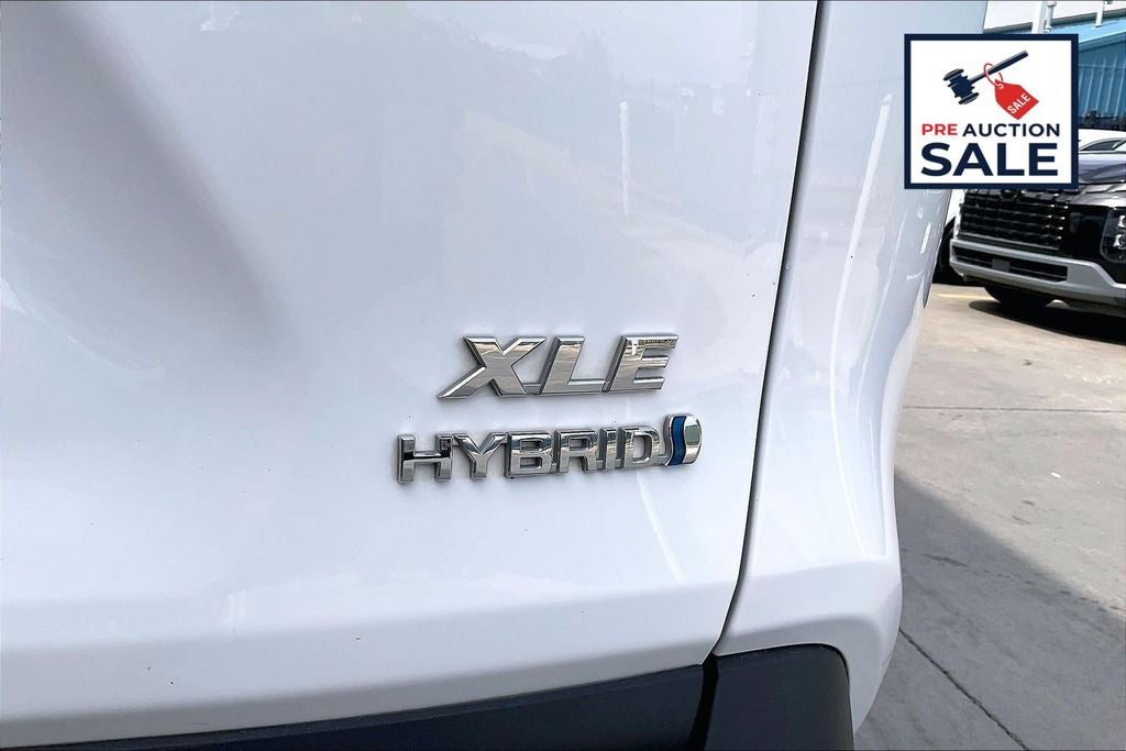 2021 Toyota RAV4 Hybrid XLE