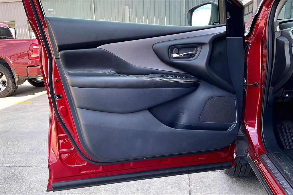 2023 Nissan Murano SV